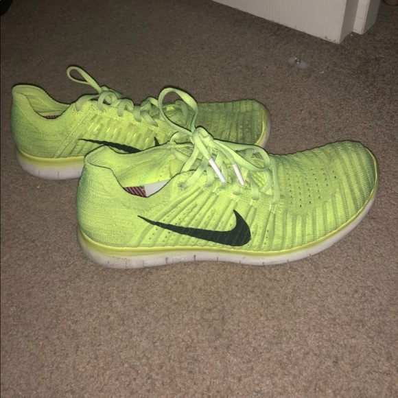 Nike Shoes - Nike free run